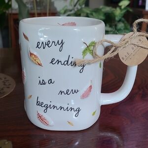 🍂🍃Rae Dunn Leaf Mug